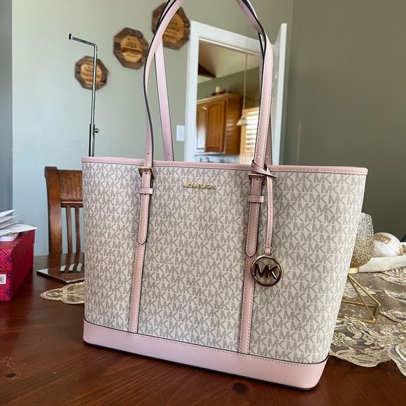 Michael Kors LG travel tote - Picture 4 of 13